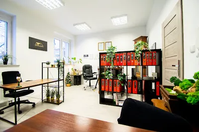 CRYSTAL HOME NIERUCHOMOŚCI